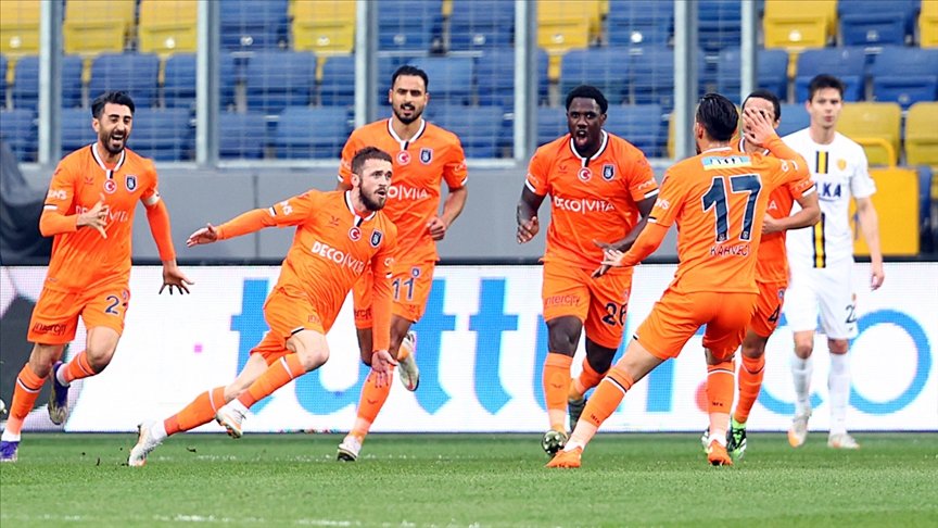 Medipol Başakşehir yarın Demir Grup Sivasspor’u konuk edecek