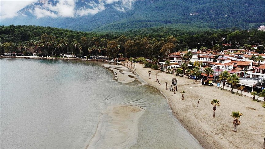 Muğla’da deniz suyu 40 metre çekildi