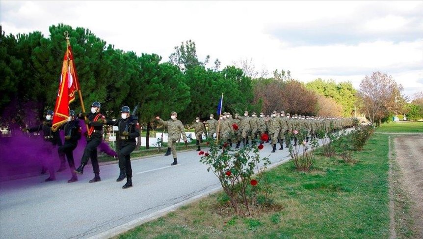 2’nci Kolordu Komutanlığına bağlı birliklerde yemin töreni Kovid-19 tedbirleri uygulanarak icra edildi