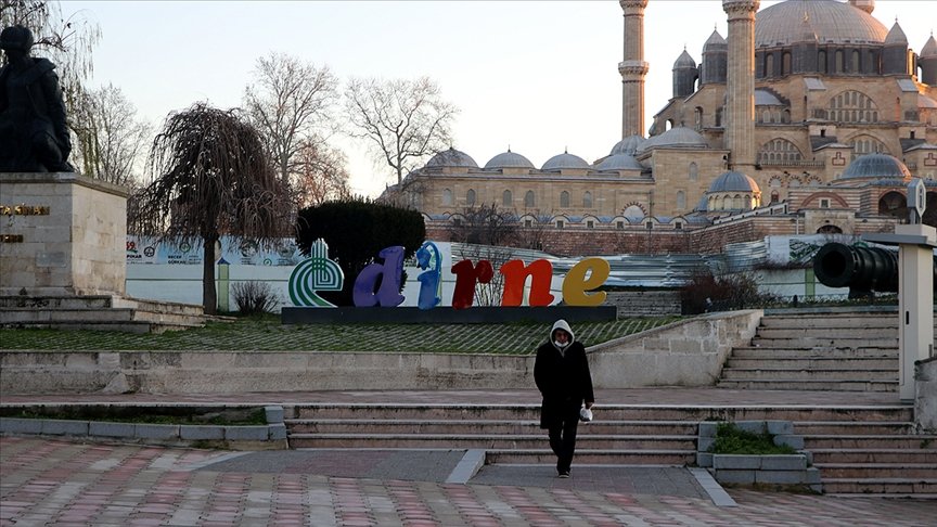 Balkanlar’dan gelen soğuk hava ile Edirne ‘meşhur ayazına’ kavuştu