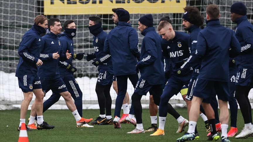 Fenerbahçe’de Trabzonspor maçı kamp kadrosu belli oldu