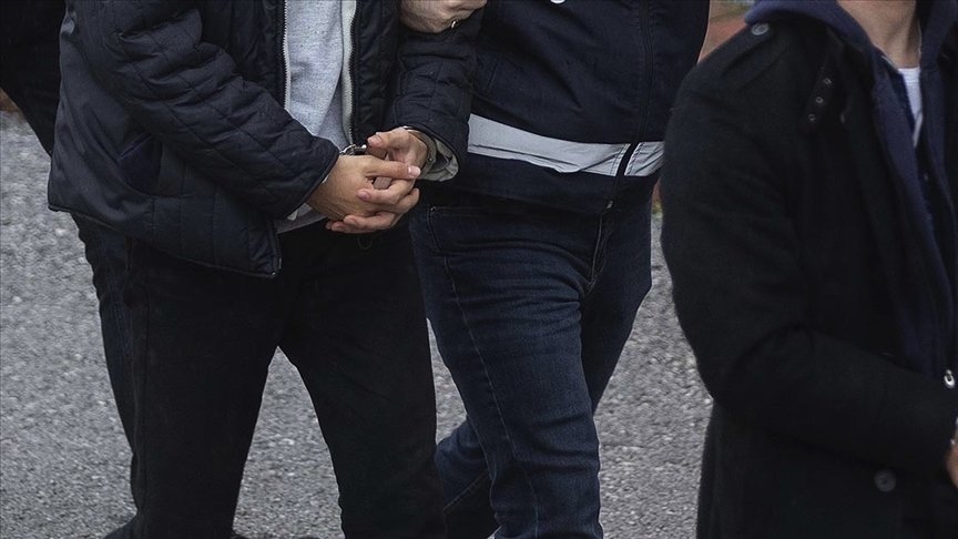 Yunanistan’a kaçmaya çalışırken yakalanan FETÖ şüphelilerinden birinin emekli tuğgeneral N.C. olduğu bildirildi