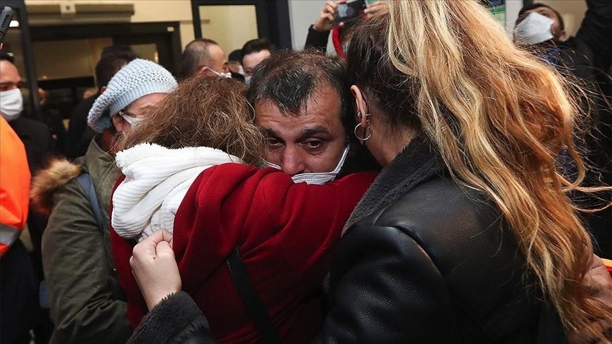 Nijerya’da serbest bırakılan 15 gemici İstanbul’a geldi