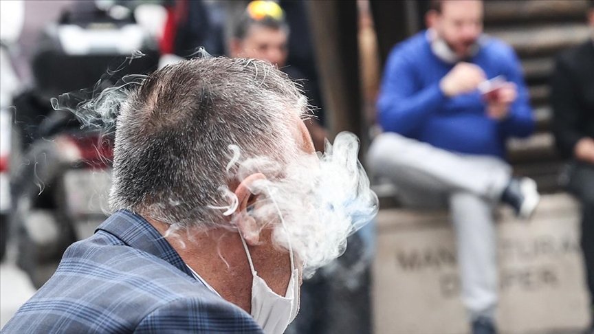 İstanbul’da kalabalık yerlerde Kovid-19 tedbirlerine uyulmadığı görüldü