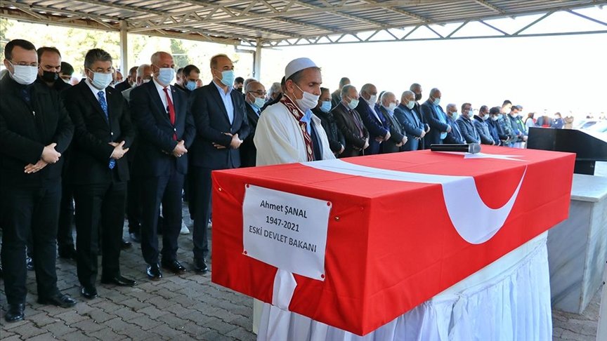 Eski Devlet Bakanı Ahmet Şanal Osmaniye’de toprağa verildi