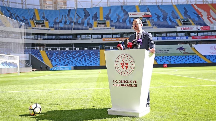Bakan Kasapoğlu Yeni Adana Stadı’nda incelemelerde bulundu
