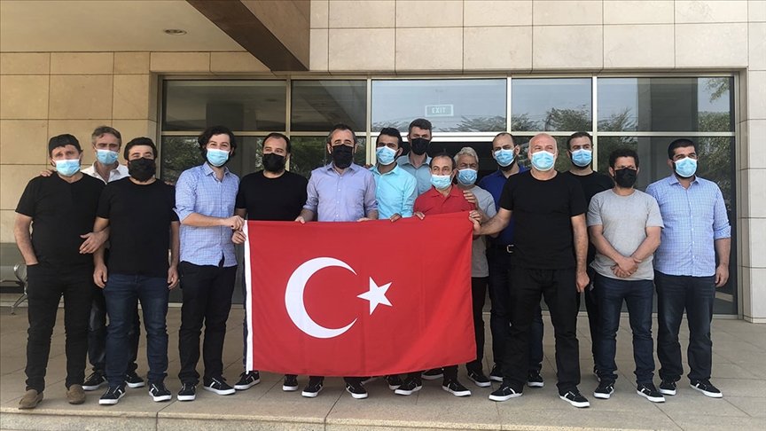 Nijerya’da serbest bırakılan 15 gemici Türkiye’ye doğru yola çıktı