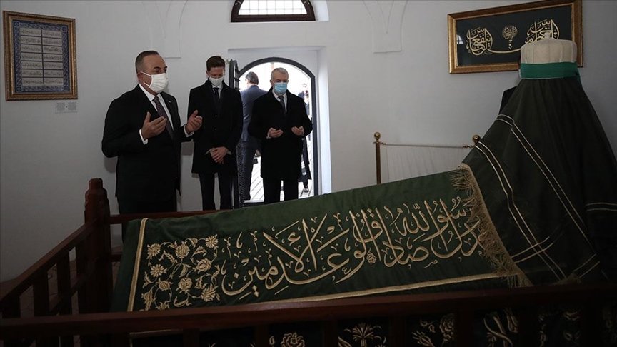 Dışişleri Bakanı Çavuşoğlu’nun Macaristan ziyareti Gül Baba Türbesi ile başladı