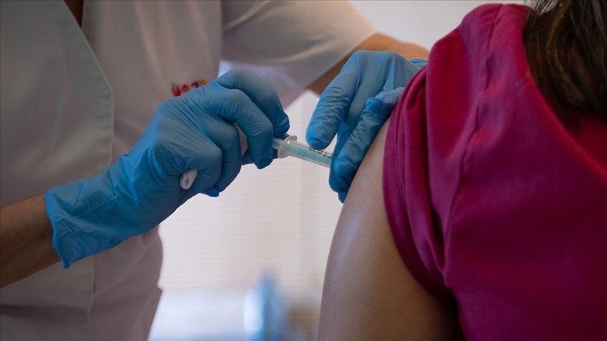 Japonya’da aşılama hedefi, Pfizer’dan son dozu çekemeyen şırınga yokluğu sebebiyle tutmayabilir