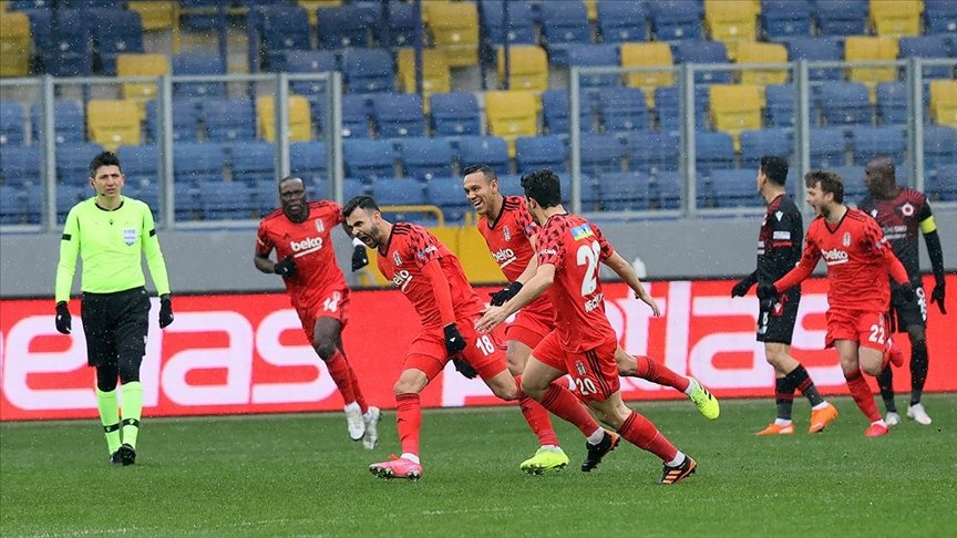 Beşiktaş başkentte 3 puanı 3 golle aldı