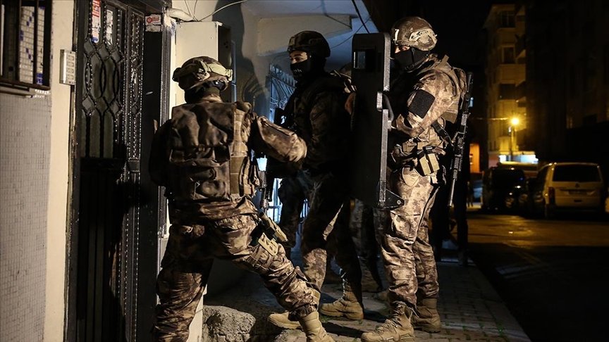 Bitlis ve İstanbul’da terör örgütü PKK’ya yönelik operasyonda 11 kişi yakalandı