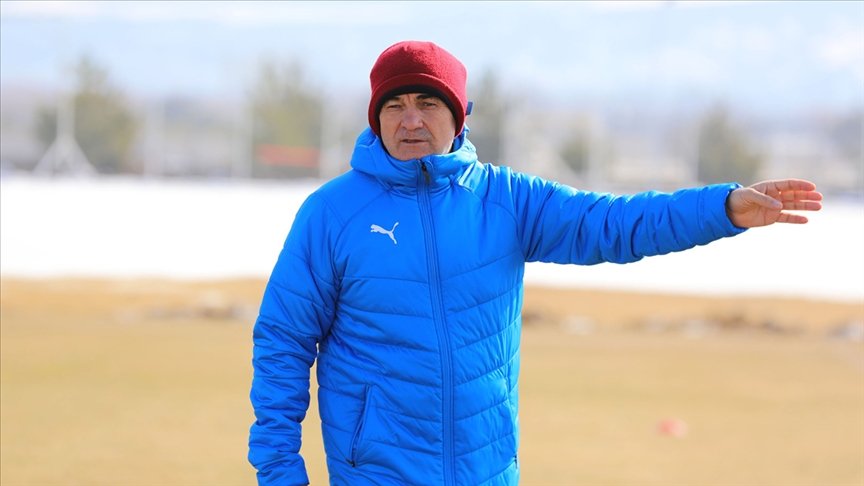 Sivasspor Teknik Direktörü Rıza Çalımbay’dan taraftara güvence