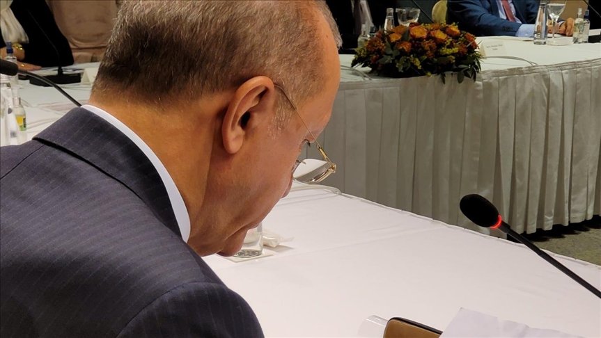 Almanya’da yaşayan 9 yaşındaki Sena, Cumhurbaşkanı Erdoğan’a sevgisini mektupla anlattı
