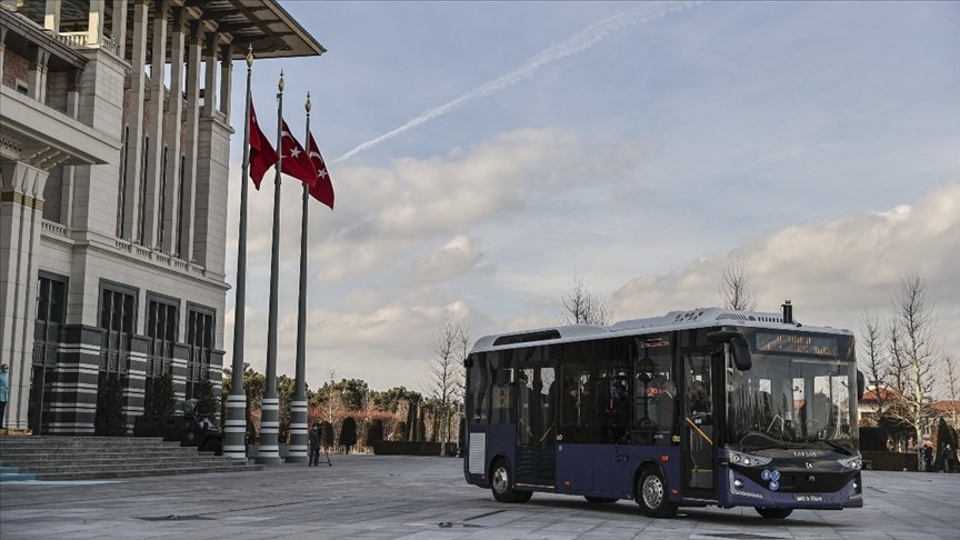 Cumhurbaşkanı Erdoğan’dan elektrikli seri üretim 4. seviye sürücüsüz otobüs paylaşımı