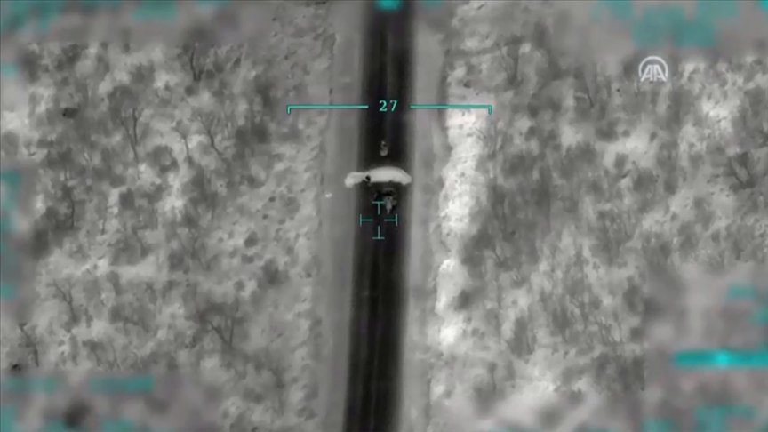 MSB paramotorla kaçmaya çalışan 3 PKK’lı teröristin etkisiz hale getirildiği görüntüleri paylaştı