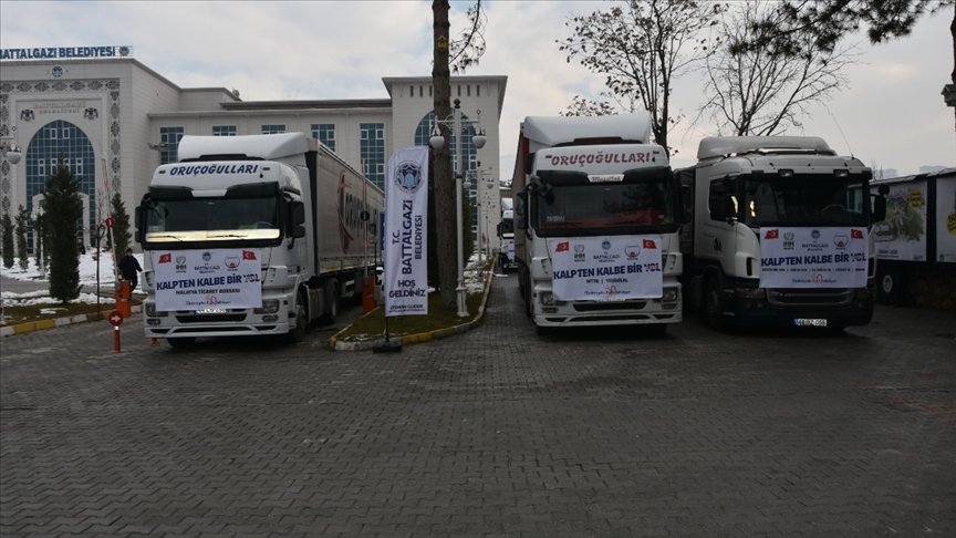 Malatya’da toplanan insani yardımlar Suriye’ye gönderildi