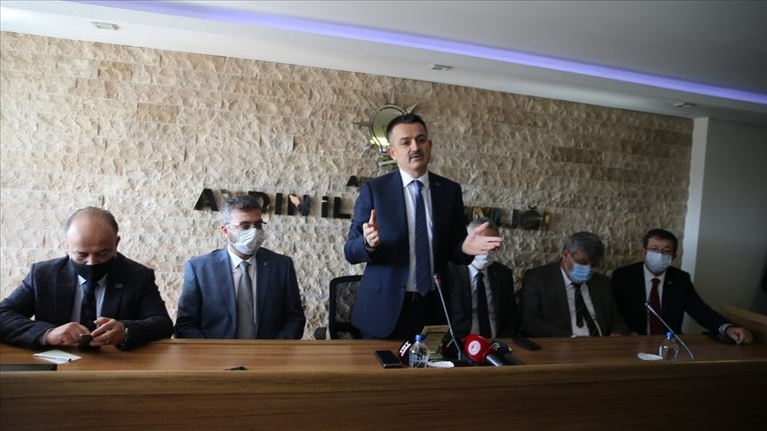 Tarım ve Orman Bakanı Pakdemirli: Darbe döneminin izlerini taşıyan anayasa maalesef bize bir gömlek küçük geliyor