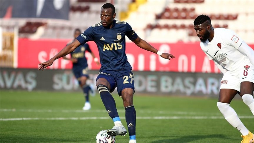 Fenerbahçeli Mame Thiam Diyarbakır’da okul yeniletti