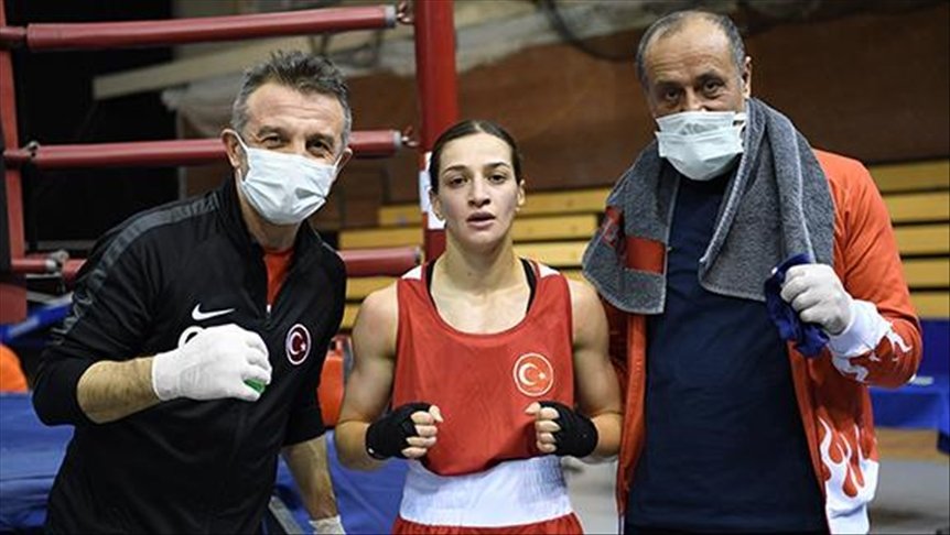 Dört milli boksör Macaristan’da yarı finale yükseldi