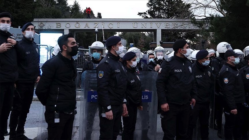 Boğaziçi’ndeki gösterilerle ilgili gözaltına alınan 79 kişinin terör örgütü propagandasından suç kaydı olduğu anlaşıldı