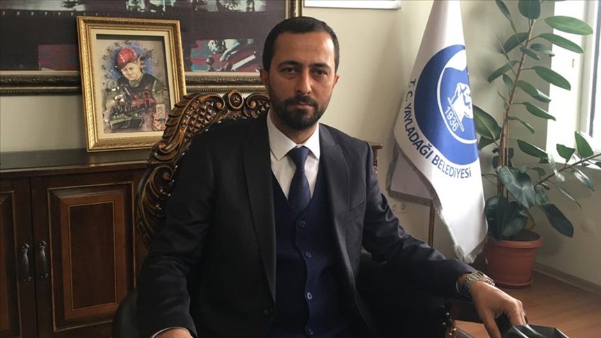 Kovid-19 nedeniyle hayatını kaybeden Yayladağı Belediye Başkanı Sayın’ın yerine Mehmet Yalçın seçildi