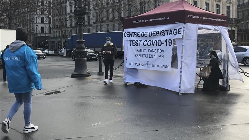 Fransa’da Kovid-19 salgınında ölenlerin sayısı 80 bini geçti