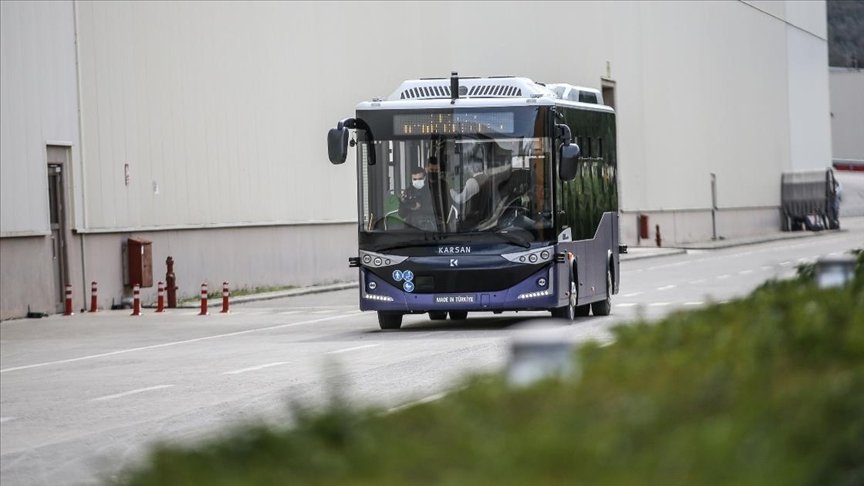 Cumhurbaşkanı Erdoğan’ın test ettiği elektrikli sürücüsüz otobüs, Bursa’da tanıtıldı