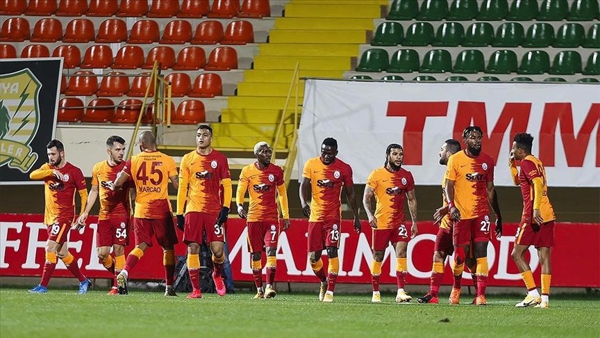 Galatasaray savunmasıyla Süper Lig’in zirvesinde
