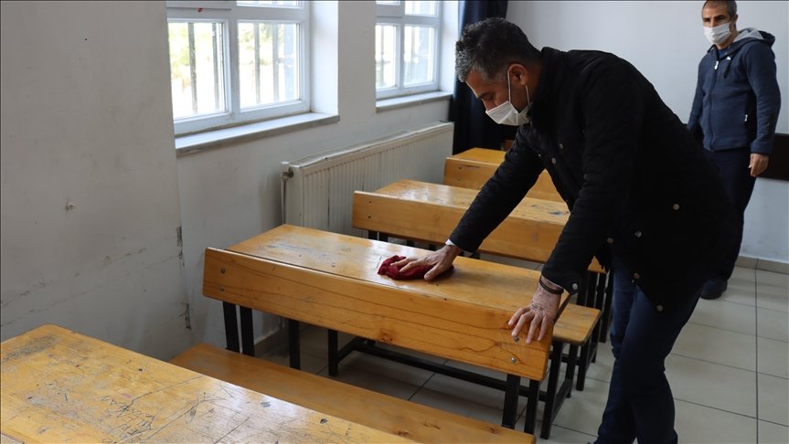 Adıyaman’da gönüllü öğretmenler köy okullarını yüz yüze eğitime hazırladı