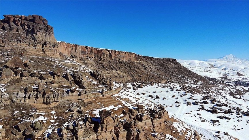 Ağrı’daki Meya Antik Kenti’nde kış güzelliği