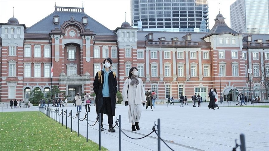 Japonya’da Kovid-19’a karşı uygulanan OHAL’in erken kaldırılması kararı sarktı