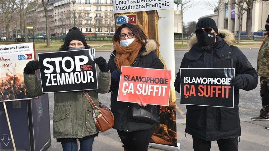 Fransa’da İslamofobi ve ‘ayrılıkçı’ yasa tasarısı protesto edildi