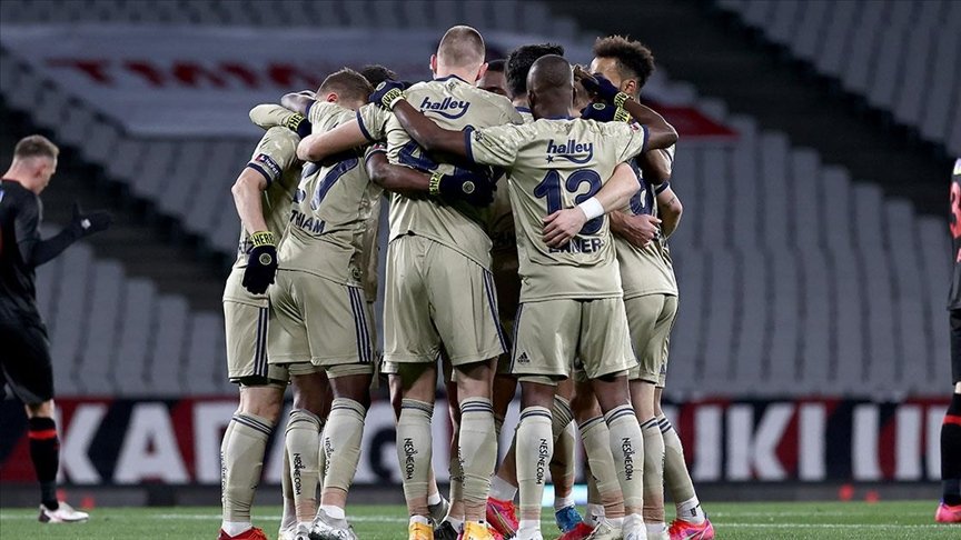 Fenerbahçe deplasmanda kazandı