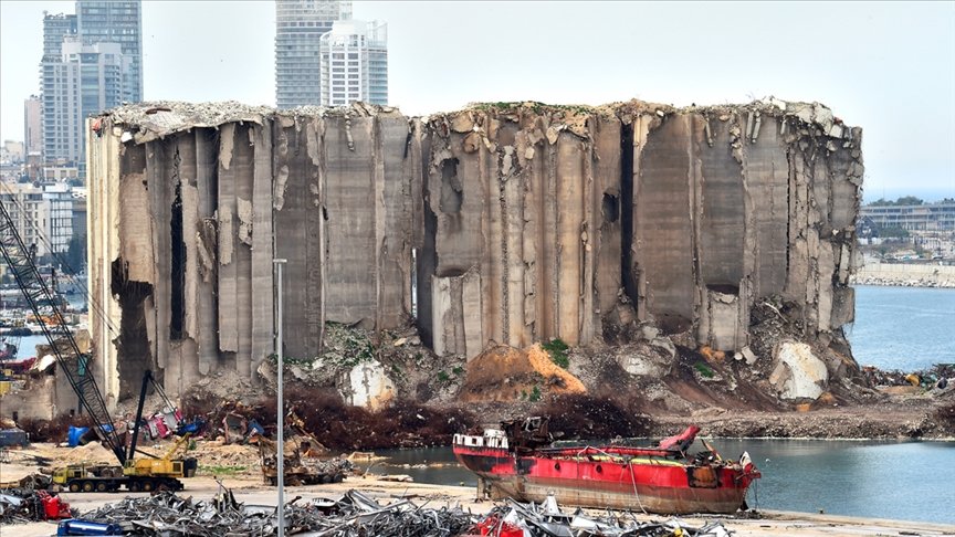 Beyrut Limanı’nda uzun yıllardır depolanan 52 konteynerlik kimyasal madde Almanya’ya gönderilecek