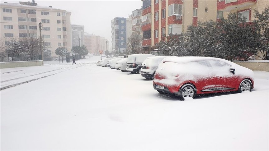 Güney Marmara’da yoğun kar etkili oluyor