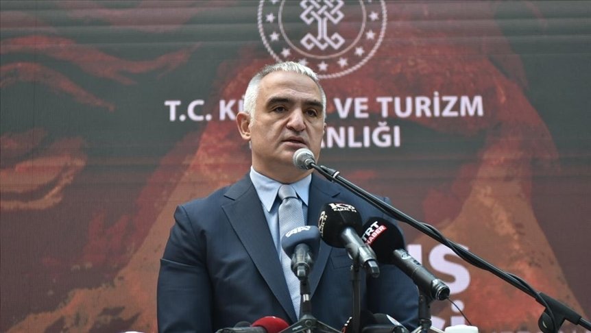 Bakan Ersoy: Restorasyonu tamamlanan tarihi Atlas Sineması kapılarını açacak