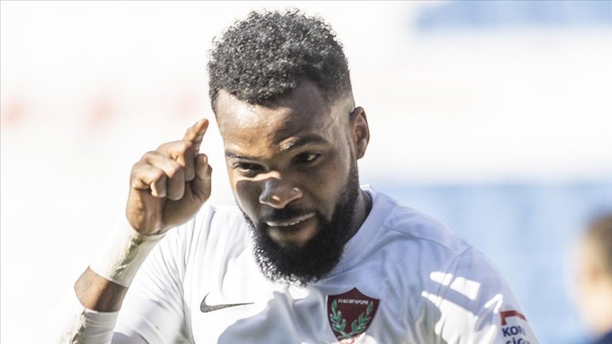 Süper Lig’in en golcü oyuncusu Boupendza, Rusya yolunda