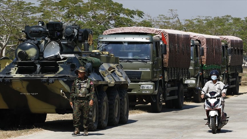 Myanmar’da askeri cunta mobil internet erişimini askıya aldı