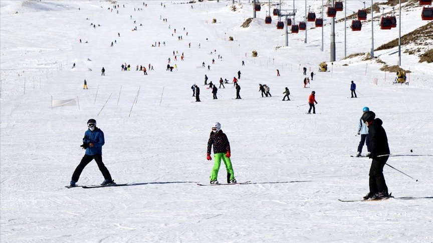 Erciyes’te pistler kayakseverlerle doldu