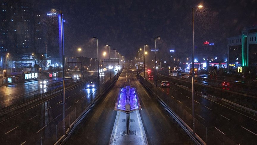 İstanbul’da kar etkisini göstermeye başladı
