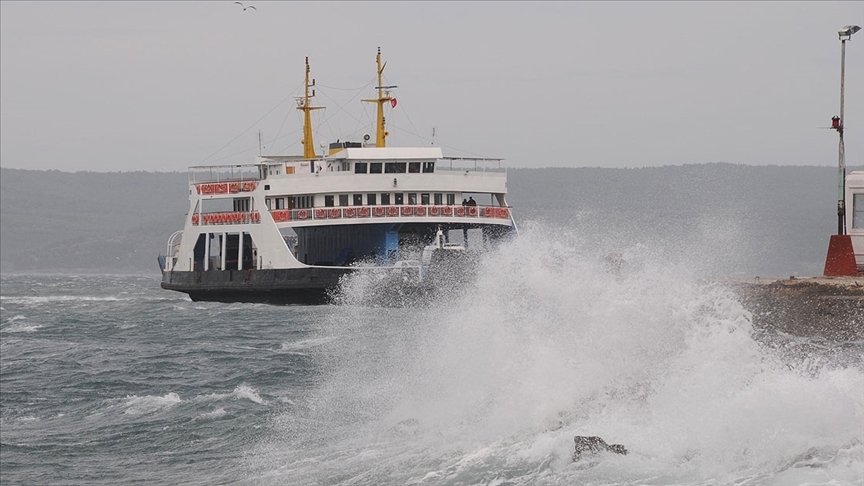 Gökçeada ve Bozcaada feribot hatlarında yarınki seferler iptal edildi