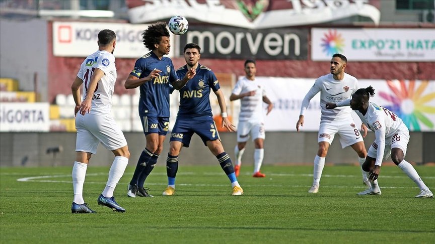 Hatayspor maçında sakatlanan Fenerbahçeli Gustavo’nun dizinde ödem oluştu