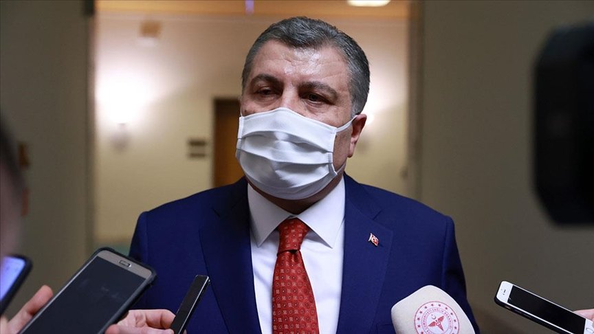 Sağlık Bakanı Koca: Bu dönemde vatandaşımızın zihnini bulandırmak isteyen ve siyasi arenaya çekmek isteyenler var