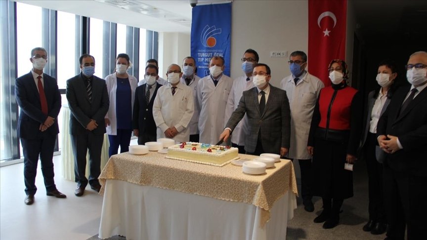 İnönü Üniversitesi Turgut Özal Tıp Merkezi, kök hücre ve kemik iliği naklinde bin hastaya şifa oldu