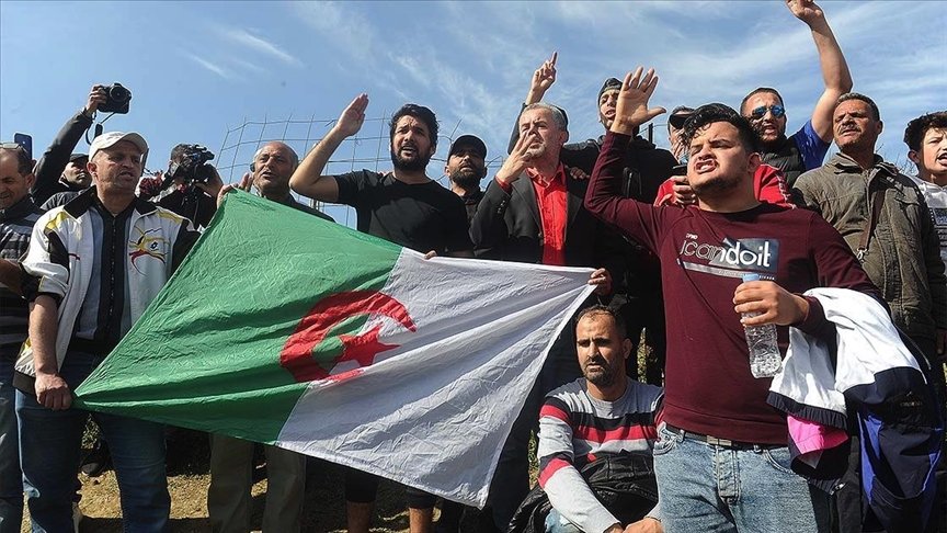 Cezayir’de ‘Hirak’ protestoları, başlangıcındaki ‘taleplerle’ iki yıldır artçı etkisini sürdürüyor