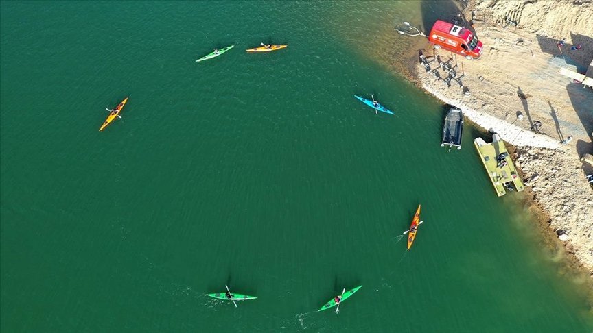 Ordu’daki Topçam Barajı yelken ve kanolarla renklendi