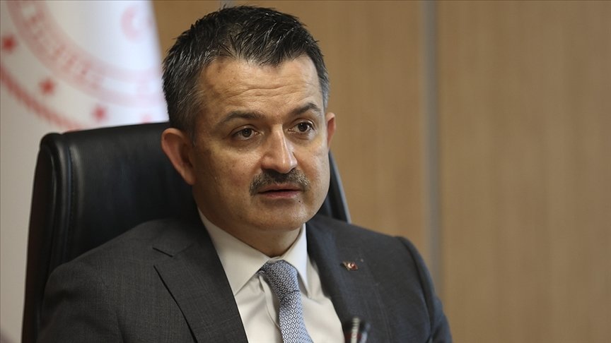 Tarım ve Orman Bakanı Pakdemirli hortumun verdiği zararı incelemek üzere Çeşme’ye gidiyor