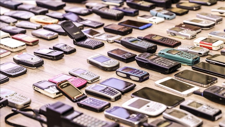 Cep telefonları 27 yılda hayatın merkezine yerleşti