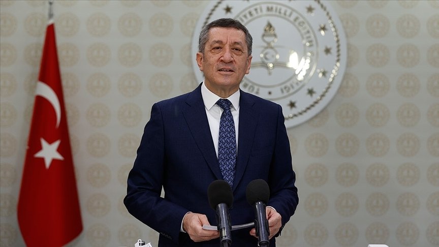 Milli Eğitim Bakanı Selçuk: Sizlerden ricam çocuğunuzun canlı derse katılımını teşvik etmeniz
