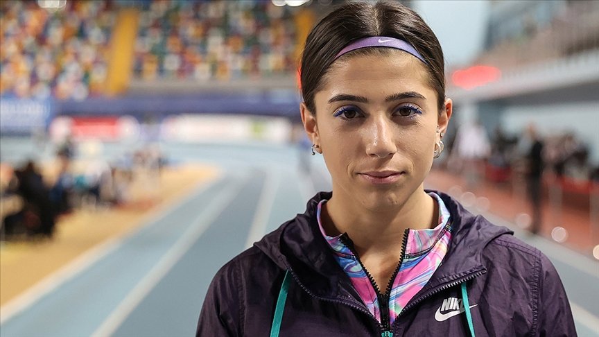 Mesure Tutku Yılmaz, olimpiyatlara giden ilk sırıkla atlamacı olmak istiyor